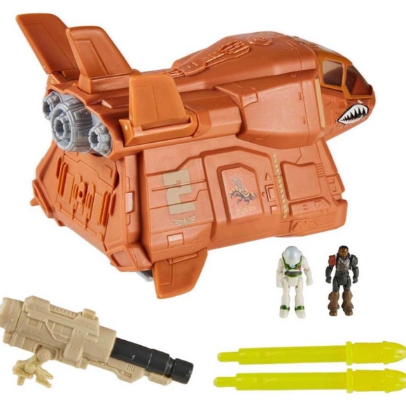 THE ARMADILLO Spaceship Disney Pixar Lightyear w BUZZ&IZZY Hyperspeed Series NEW - Picture 4 of 4